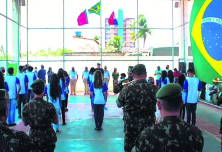 Lula da Silva cierra escuelas cívico-militares