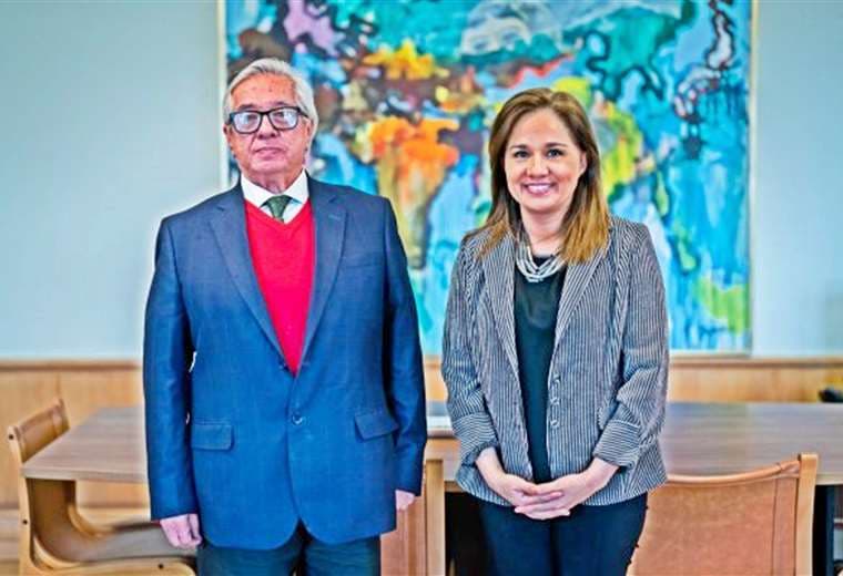 Chile recibe a Coco Pinelo, el nuevo cónsul de Bolivia que vuelve a Santiago