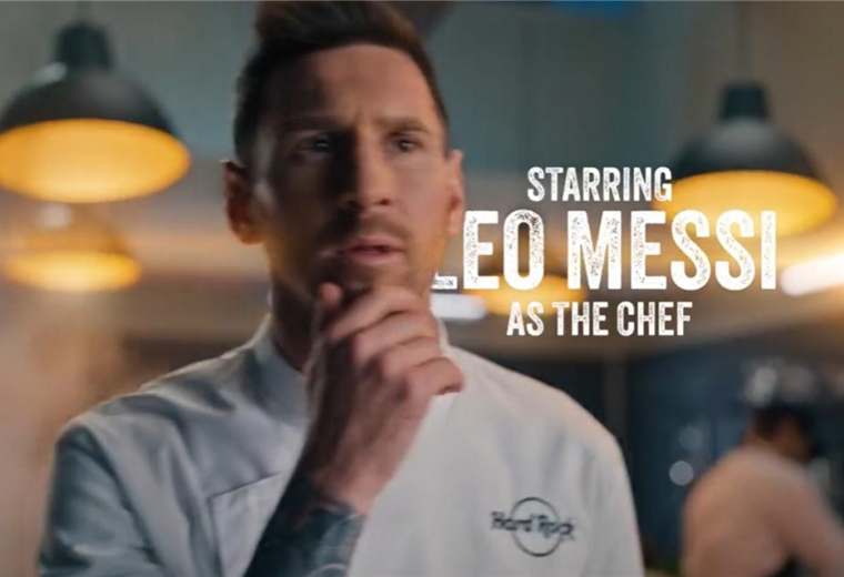 Messi en una escena de la publicidad de su sandwich