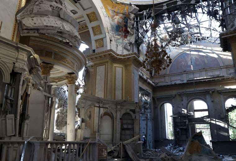 Ataque ruso destruye la mayor catedral de Odesa