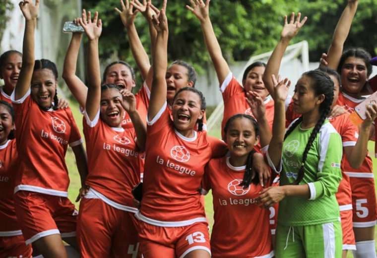 Niñas de Nicaragua aprenden con el fútbol a planear la vida y a construir liderazgo