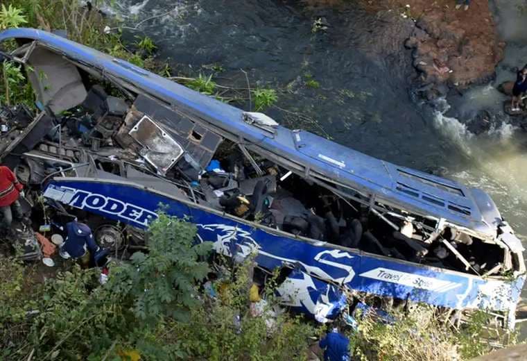 Autobús accidentado en Perú/ Imagen: Dennis Dibondo/AP/picture alliance