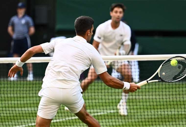 Djokovic despidió a Thompson y enfiló a la tercera ronda en Wimbledon