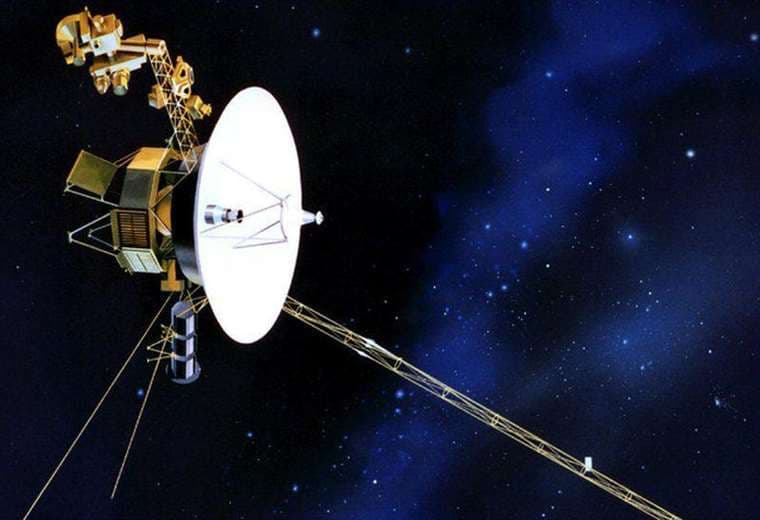 Voyager 2: el error de la NASA por el que perdió contacto con una sonda activa desde 1977 (y la esperanza de reconectarla por un "latido" detectado)