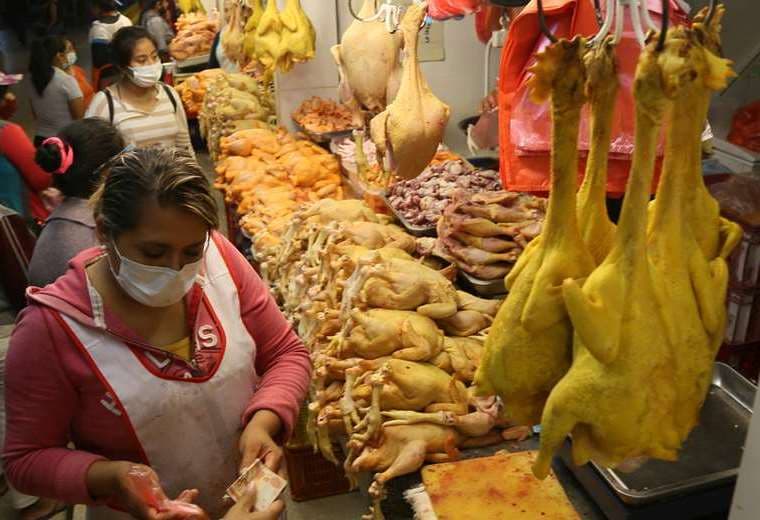 Emapa dice que la demanda de pollo está cubierta y anticipa construcción de molino de trigo en La Paz