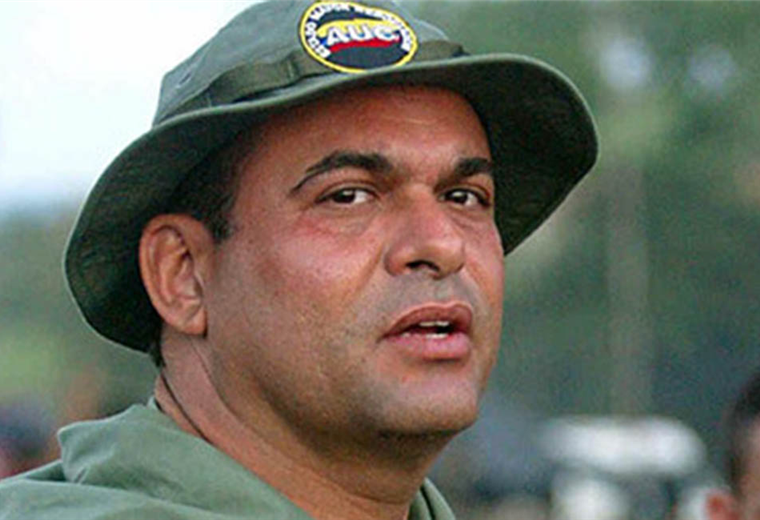 Exjefe paramilitar preso en EEUU quedará libre si regresa a Colombia