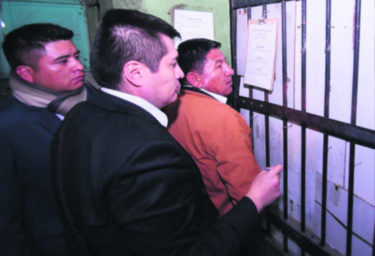 Aprehenden al gobernador de Potosí por legitimación de ganancias ilícitas 