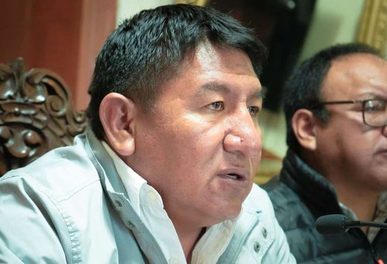 Caso ambulancias: Fiscalía de Potosí revoca el sobreseimiento del exgobernador Mamani; denunciantes exigen procesar a la fiscal  
