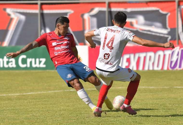 Amargo empate sin goles entre Wilstermann y Universitario