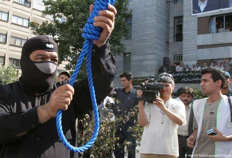Irán ejecutó más de 60 personas en un mes, según ONG