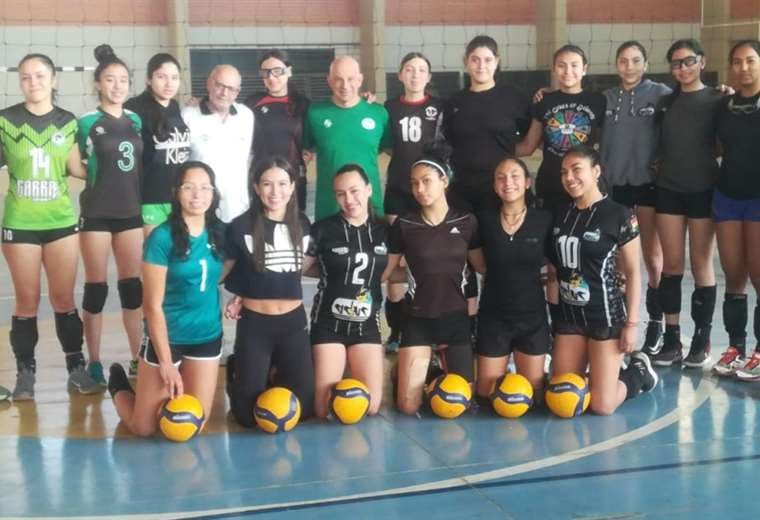 Selección boliviana de voleibol sub-17 se alista en Cochabamba para el Sudamericano