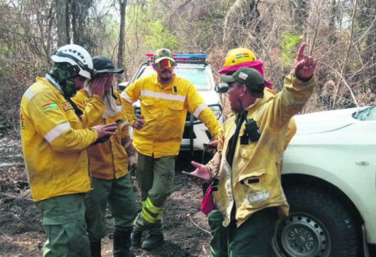 Piden ayuda para bomberos en área donde operan las petroleras