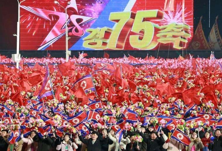 En imágenes: las espectaculares celebraciones en Corea del Norte por el 75º aniversario del país