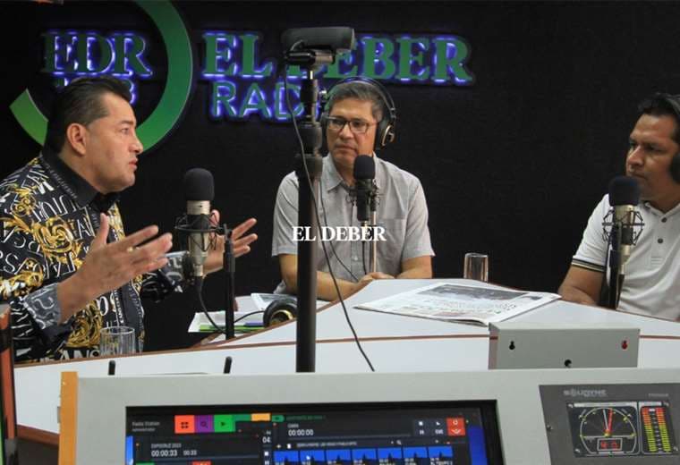 El alcalde Jhonny Fernández en  EL DEBER Radio / Foto: Ricardo Montero