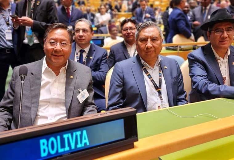 El Presidente, Luis Arce, encabeza la comitiva boliviana  
