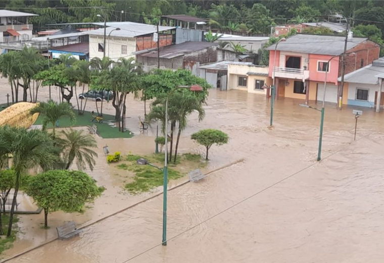 Ecuador declara alerta naranja por "inminente" llegada de El Niño