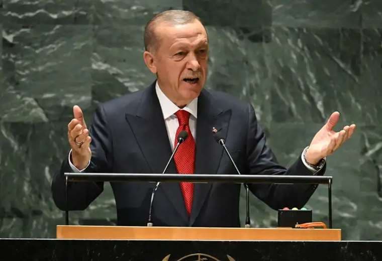 Erdogan protesta por uso de "los colores LGBT" en la ONU