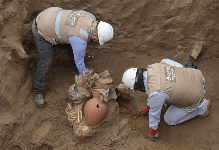 Obreros de gas descubren fortuitamente ocho tumbas prehispánicas en Perú