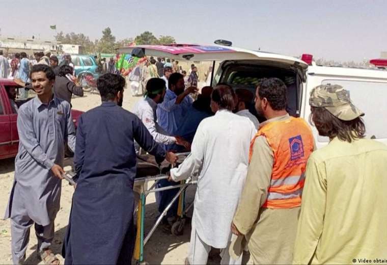 Al menos 52 muertos en Pakistán en atentado contra celebración religiosa