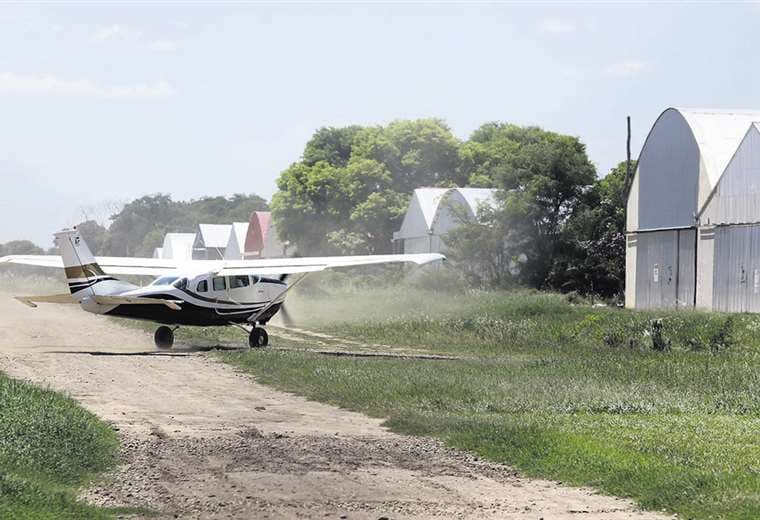 Las avionetas vuelan sin control a Paraguay