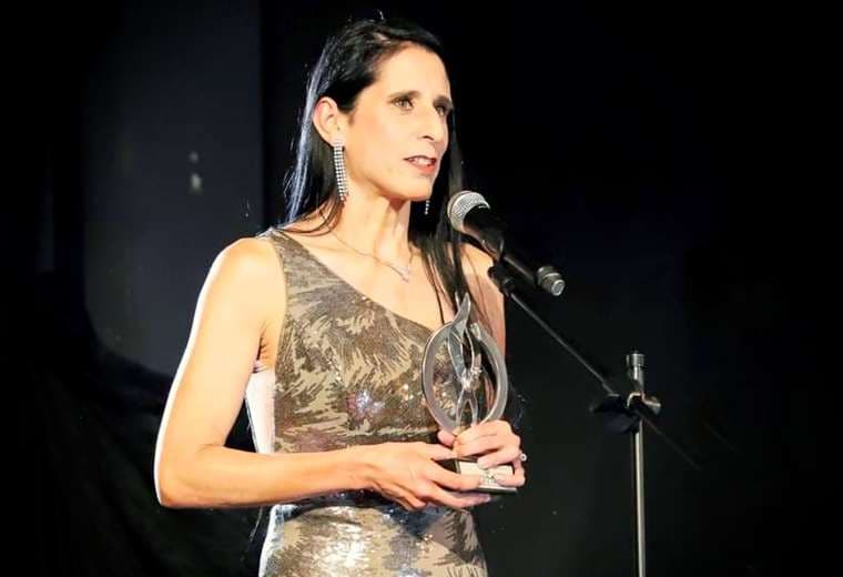 Patricia García es directora de elenco de teatro de Unifranz