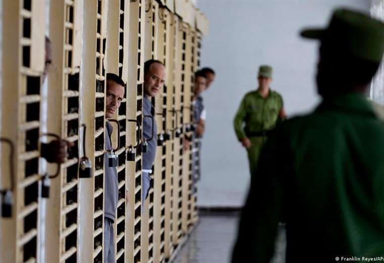 Cuba arresta a 17 ligados a red de reclutamiento para Rusia