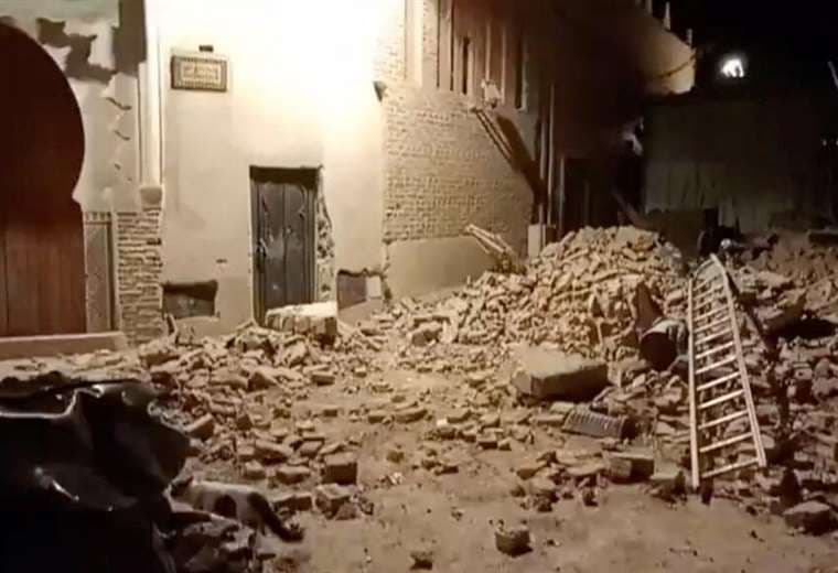 Fuerte terremoto en Marruecos causa al menos 820 muertos