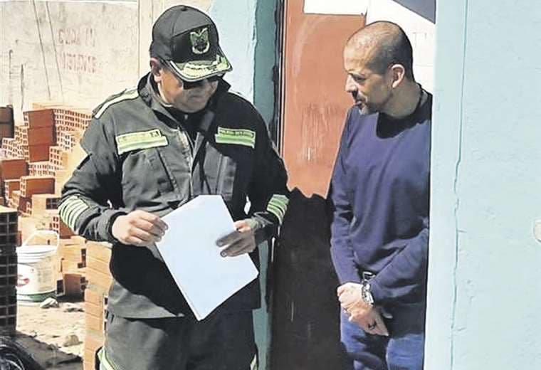 El gobernador Camacho recibe en prisión una notificación