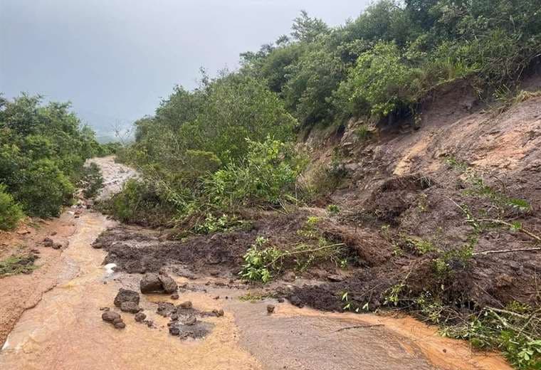 Inundaciones y derrumbes ocasionados por las lluvias causan estragos en Vallegrande