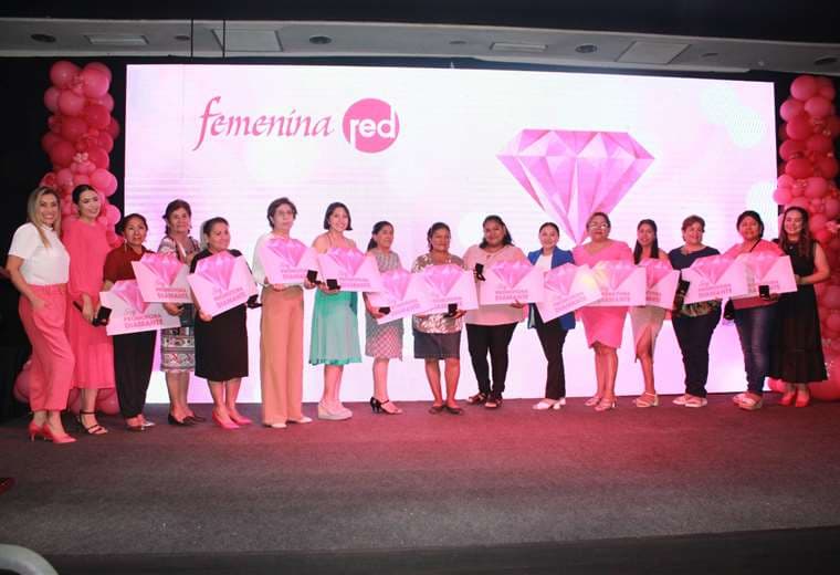 Las promotoras Diamante de Femenina recibieron un reconocimiento. Foto: Mauricio Vasquez
