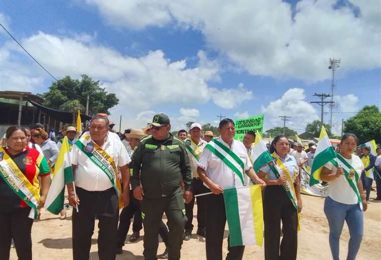 Desfile por aniversario de la provincia Guarayos /Foto: Désther Ágreda