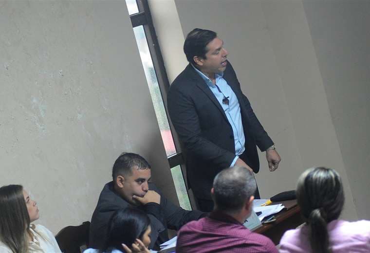 Caso 'Decretazo': Luis Fernando Camacho no asiste a audiencia por falta de traslado y su abogado denuncia injerencia del Gobierno
