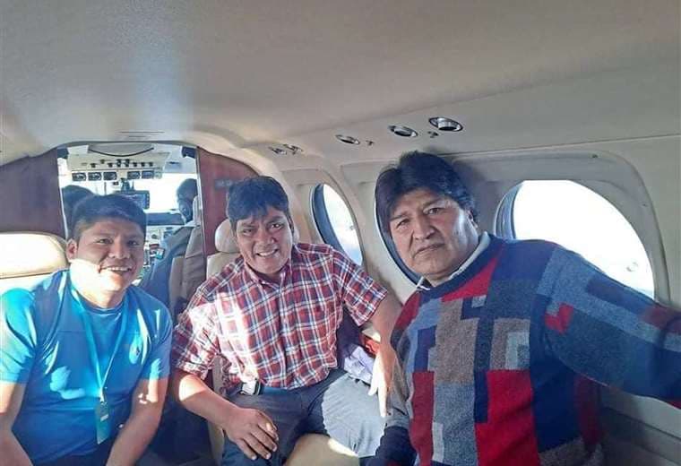 Morales realiza viajes constantes en vuelos privados