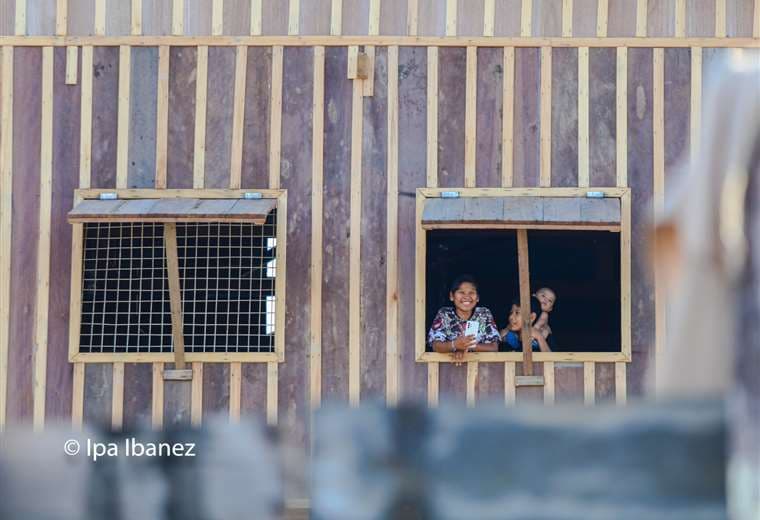 Buena Vista, la comunidad 'semiacuática' de apenas 30 familias que sienta soberanía en la frontera que separa Beni de Brasil