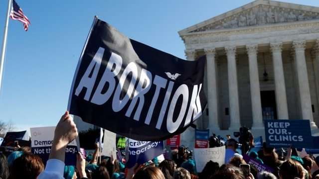 Entra en vigor ley que restringe el aborto en Florida