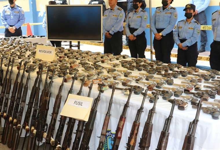 Honduras presenta 12.000 armas decomisadas bajo estado de excepción