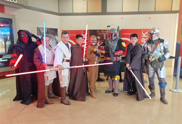 Exhibición de coleccionables y show de cosplayers potencian el reestreno de Star Wars Episodio 1 en Cinemark 