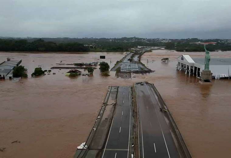 Desastre climático suma 31 muertes en Brasil mientras el agua avanza