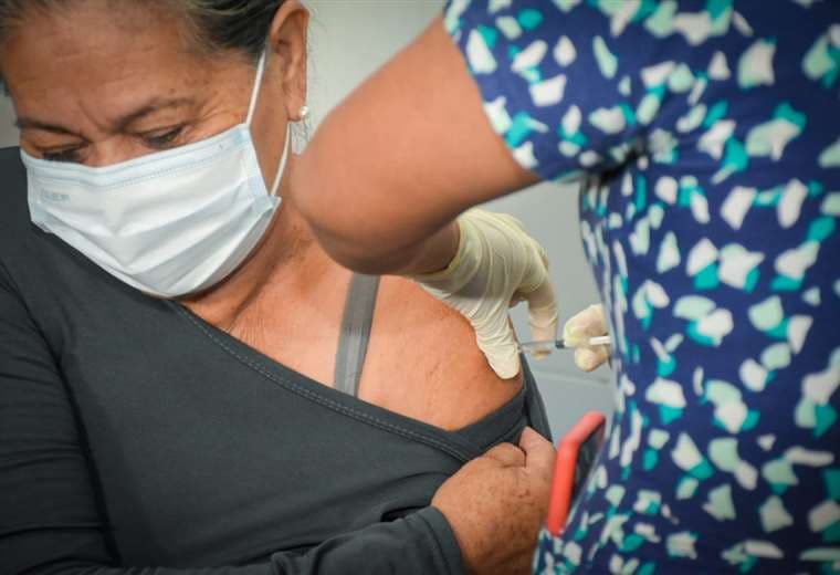 Influenza: "No hay excusas", centros aplican la vacuna hasta los domingos