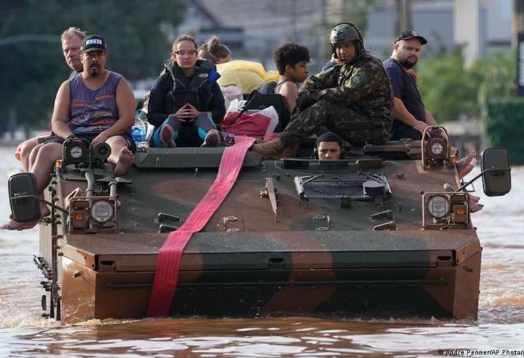Porto Alegre suspende operaciones de rescate por más lluvias
