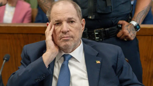 Harvey Weinstein aguardará en prisión un nuevo juicio. Foto: AFP